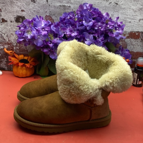 Ugg boots SZ 7 - Picture 4 of 7